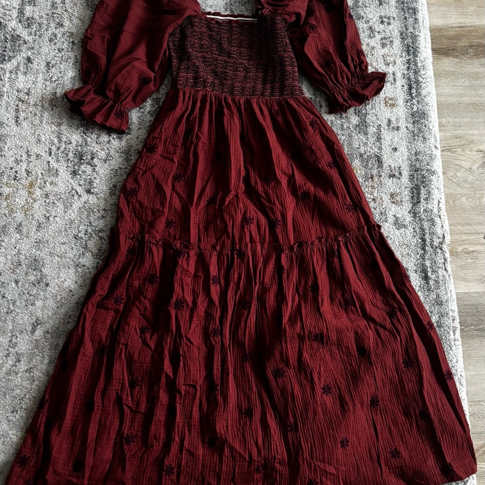 Elegant Burgundy Maxi Dress